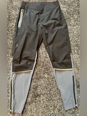 On Running Women’s Waterproof Running Pants - Size S - Black & Gray